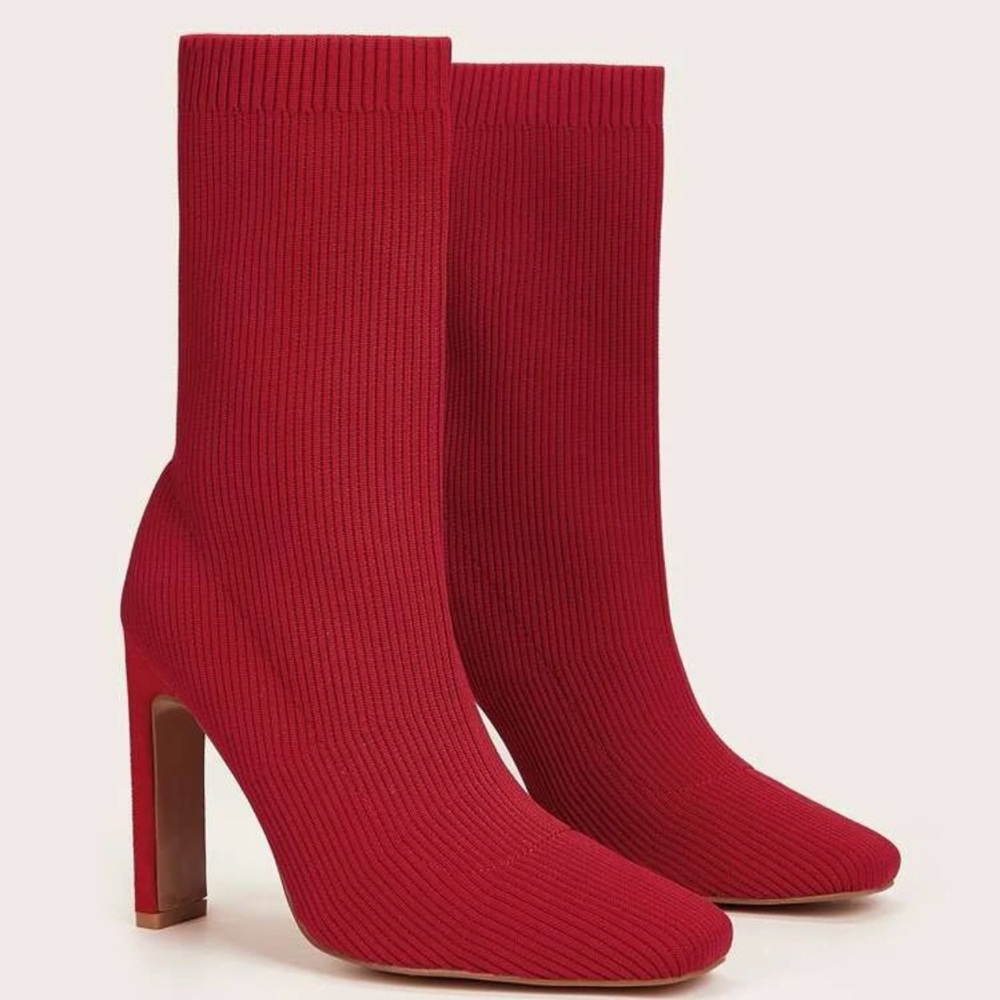 Chunky Heeled Knit Boots ❤️